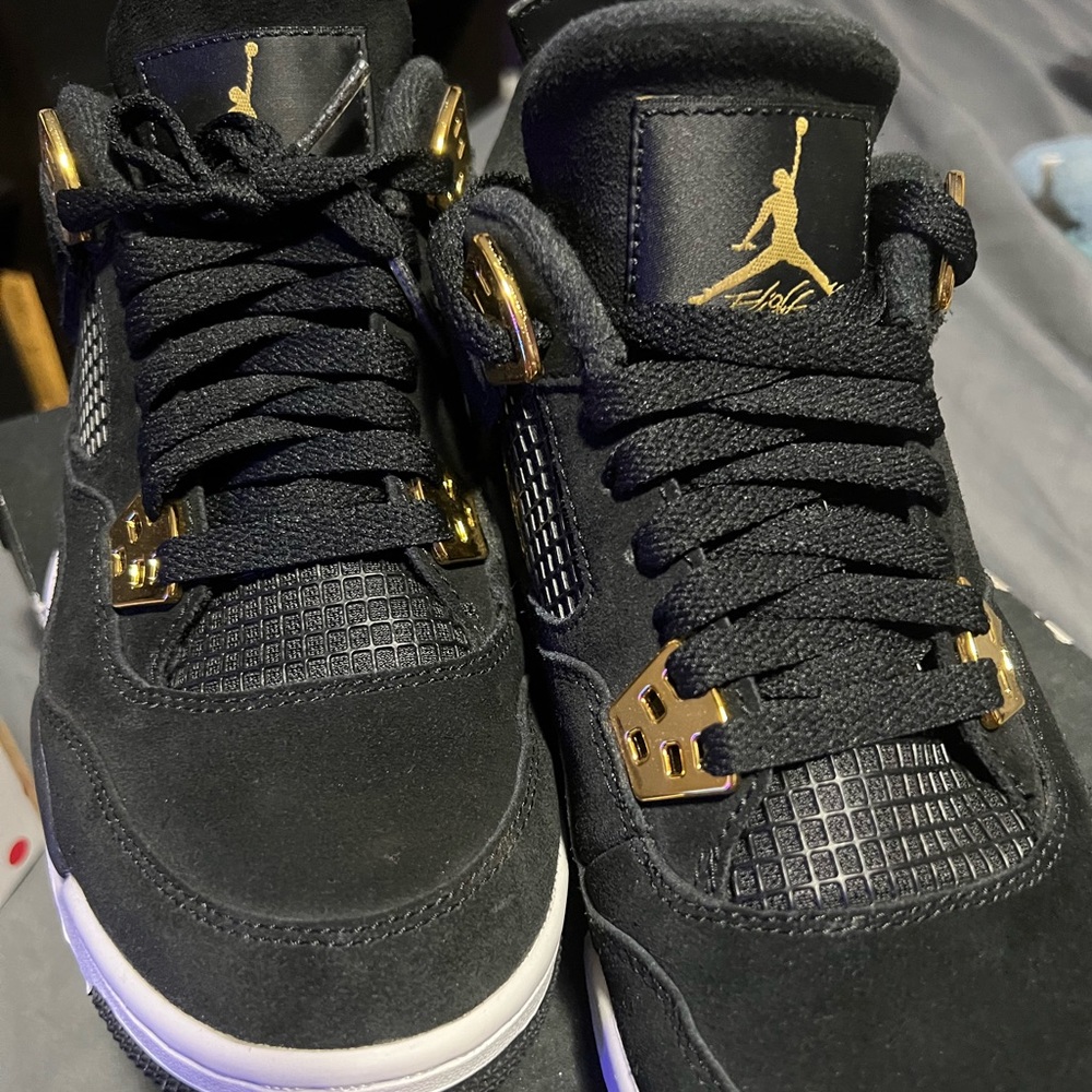 AIR JORDANS 4 RETRO ROYALTY